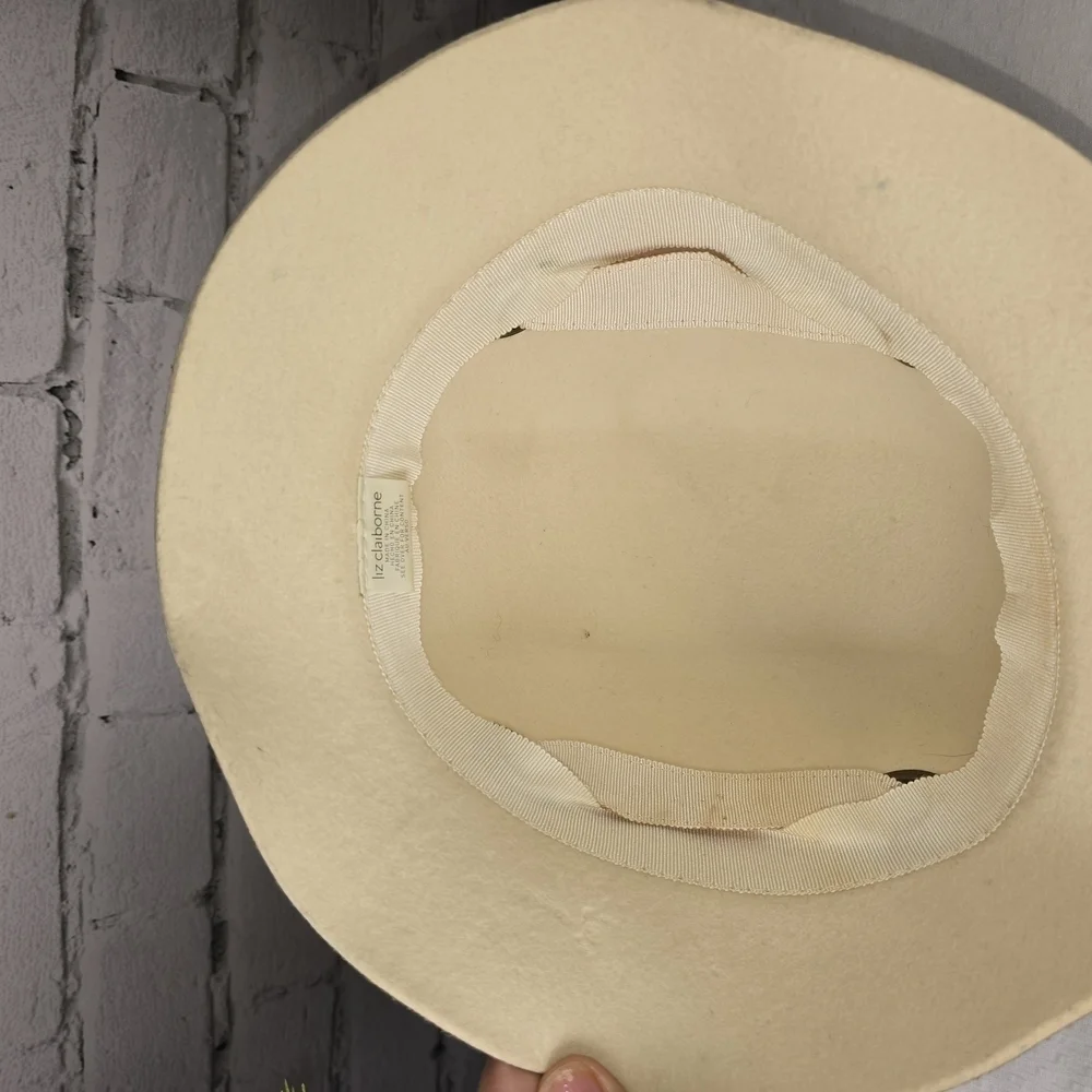 Tan Felt Women's Hat with Ribbon Detail By Liz Claiborne Tan With Peach Band